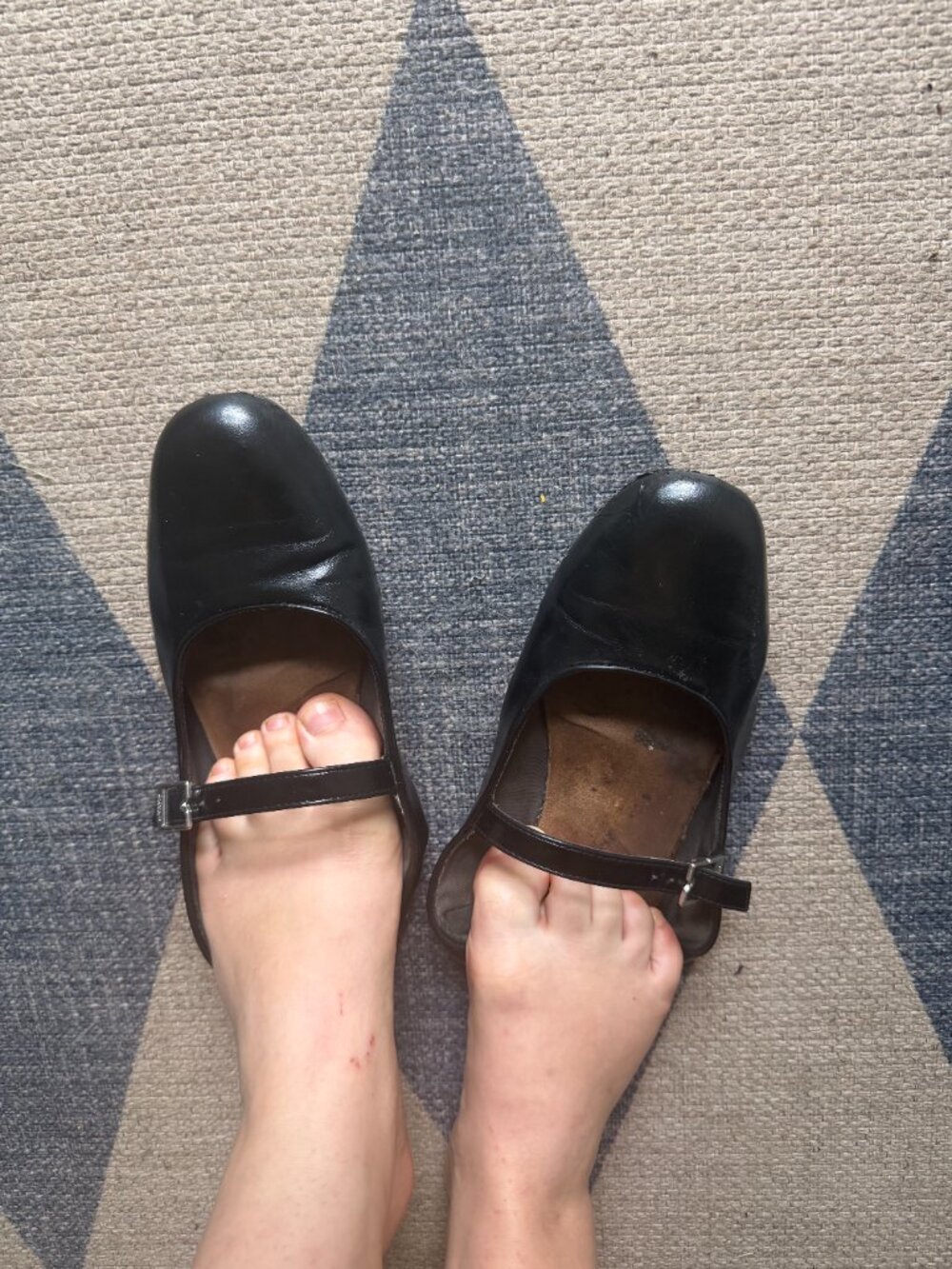 Well-Worn Shoes Ballet Flats - Picture 3 of 4